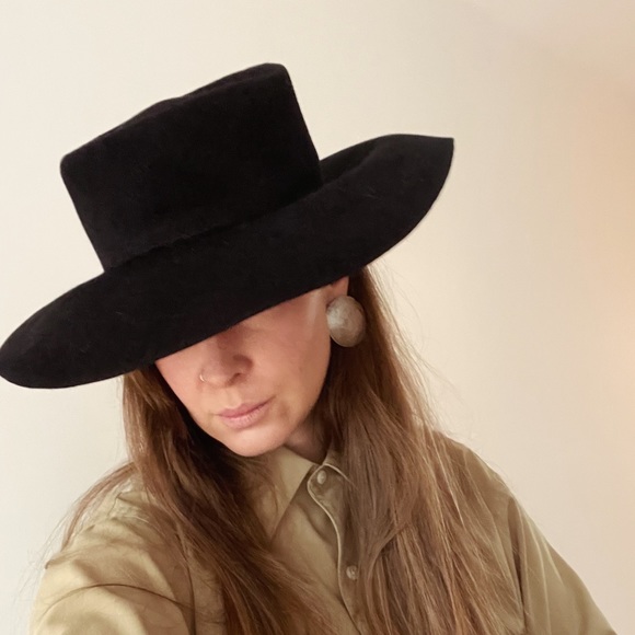 Clyde Black Hat